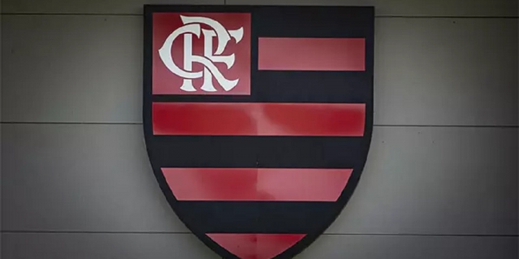 Flamengo anuncia novo reforço para a lateral-direita: ‘prometo dar meu máximo todos os dias’