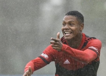 Renato Gaúcho muda atitude no Flamengo e relaciona jogador que se destaca na categoria de base