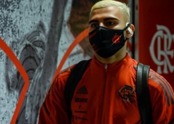 Andreas Pereira se derrete com torcida do Flamengo e diz o que pensa da Nação