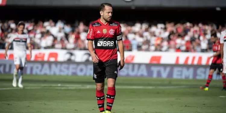 Marcos Braz revela oferta ‘firme’ de 8 milhões de euros para a venda de Everton Ribeiro