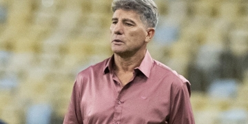 Renato Gaúcho poderá ser demitido do Flamengo no vestiário caso perca Libertadores, especula jornal
