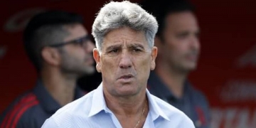 Torcedores do Flamengo invadem perfil de treinador estrangeiro cotado para substituir Renato Gaúcho