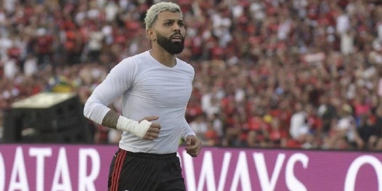 Gigantes da Inglaterra brigam para tirar Gabigol do Flamengo em janeiro de 2022 por até R$ 224 milhões, segundo site