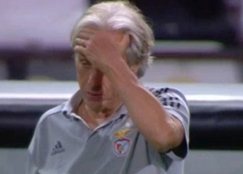 Dirigentes do Benfica estariam insatisfeitos com Jorge Jesus e querem demissão imediata, dizem jornais