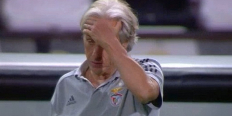 Dirigentes do Benfica estariam insatisfeitos com Jorge Jesus e querem demissão imediata, dizem jornais