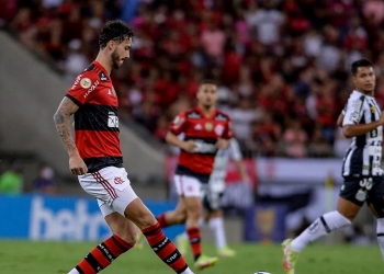 Vídeo: Torcida do Flamengo xinga o time após frustrante derrota para o Santos; ‘Time sem vergonha’