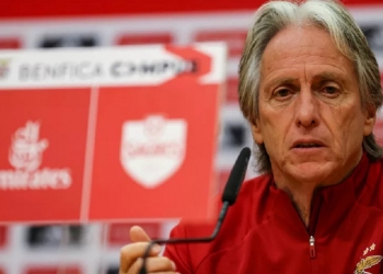 Jorge Jesus rompe o silêncio em coletiva e demonstra insatisfação no Benfica: ‘Não fico feliz nem satisfeito’