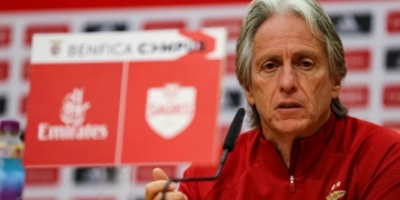 Jorge Jesus rompe o silêncio em coletiva e demonstra insatisfação no Benfica: ‘Não fico feliz nem satisfeito’