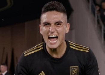 Sonho antigo do Flamengo, volante é aliciado pelo Palmeiras e fecha contrato como reforço para 2022