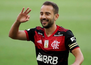 De olho na Copa do Mundo de 2022, Éverton Ribeiro decide se deixará o Flamengo para jogar no exterior