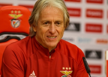 Jorge Jesus não quer deixar o Benfica de forma ‘acovardada’ e confronta pressão vinda dos torcedores