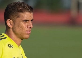 Xodó da torcida do Flamengo, Cuéllar pode estar retornando ao futebol brasileiro