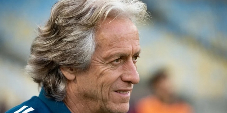Braz provoca críticas de portugueses: ‘Quando eles foram no Rio atrás do Mister, havia também um contrato com o Flamengo e nós não reclamamos’