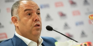 Flamengo anuncia contratação de volante com passagens por São Paulo e Seleção Brasileira