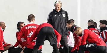Jorge Jesus perde o controle dos vestiários do Benfica; relacionamento com jogadores é péssimo