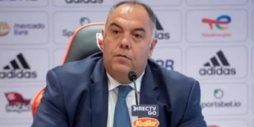 Flamengo acerta a transferência de atacante para o futebol português