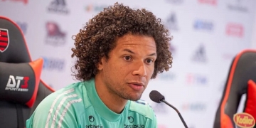 Flamengo recebe proposta milionária do Oriente Médio pela venda de Willian Arão