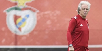 Jorge Jesus quis saber situação de técnico de time paulista para, em eventual queda, assumir o cargo