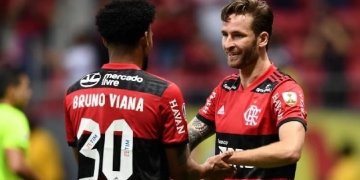 Zagueiro criticado pela torcida do Flamengo dá adeus oficial ao Rubro-Negro
