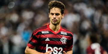 Rodrigo Caio é internado às pressas após complicação em cirurgia