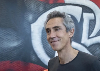 Flamengo encaminha a venda de volante de Paulo Sousa a rival da América do Sul