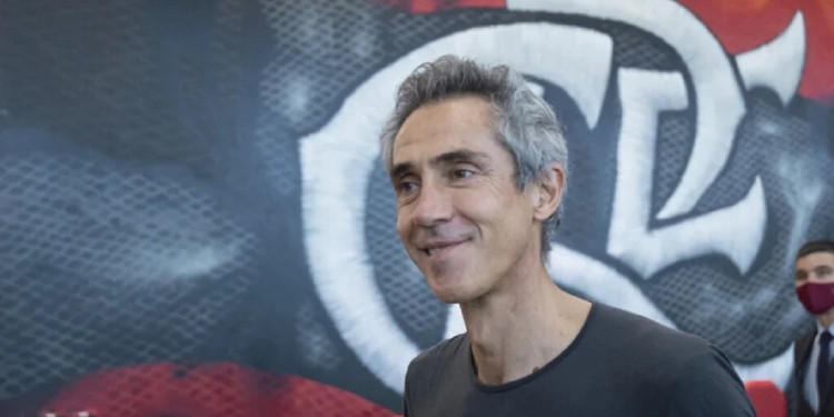 Flamengo encaminha a venda de volante de Paulo Sousa a rival da América do Sul