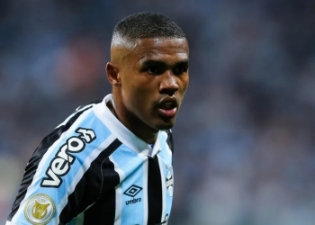 Jornalista crava consulta do Flamengo pela contratação de Douglas Costa