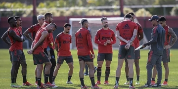 Jogador do Flamengo testa positivo para Covid-19 na reapresentação e é dispensado do CT Ninho do Urubu