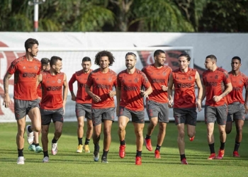 Flamengo encaminha venda de lateral-esquerdo de Paulo Sousa ao Santos