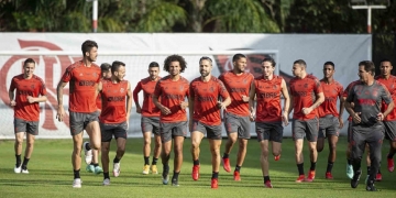 Flamengo encaminha venda de lateral-esquerdo de Paulo Sousa ao Santos