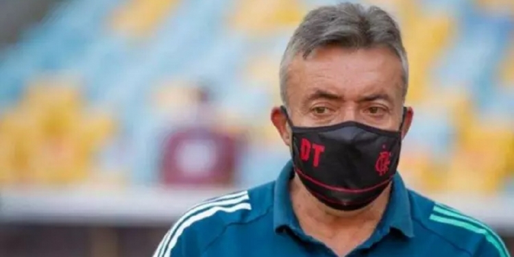 Domènec Torrent, ex-técnico do Flamengo, é anunciado como novo treinador de time da primeira divisão