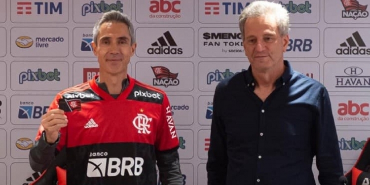 Flamengo espera lucrar 10 milhões de euros com a venda de defensor sem o aval de Paulo Sousa