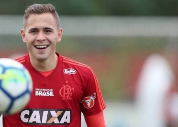 Flamengo sofre prejuízo milionário na venda de Piris da Motta ao Cerro Porteño