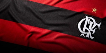 Flamengo dá chapéu no Palmeiras e anuncia lateral-esquerdo como novo reforço para a temporada de 2022