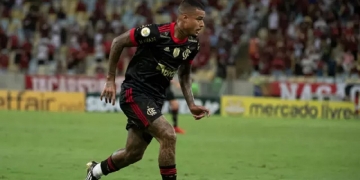 Flamengo anuncia saída de Kenedy; jogador retorna ao Chelsea após curta passagem pelo Rubro-Negro
