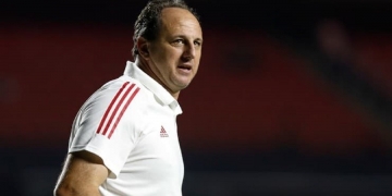 Sob supervisão de Rogério Ceni, São Paulo busca a contratação de medalhão do Flamengo