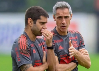 Paulo Sousa define zagueiro cobiçado pelo Palmeiras como ‘Plano A’ para reforçar o Flamengo em 2022