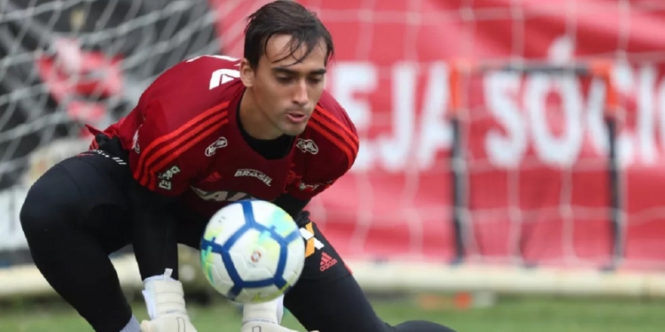 Depois de 12 anos, César se despede do Flamengo pela porta dos fundos com desabafo emocionante: ‘Sou cria do Mengão’