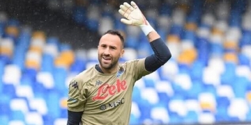 Flamengo concorre com Real Madrid e Manchester United pela contratação do goleiro Ospina para substituir Diego Alves