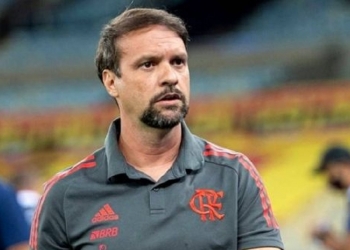 Paulo Sousa ‘pediu a cabeça’ de Maurício Souza, demitido após anos de trabalho ao Flamengo