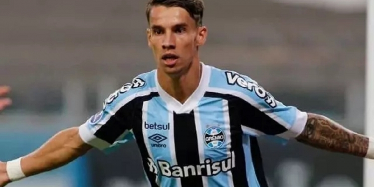 Flamengo estuda a contratação de Ferreirinha, do Grêmio, para suprir a saída de Michael