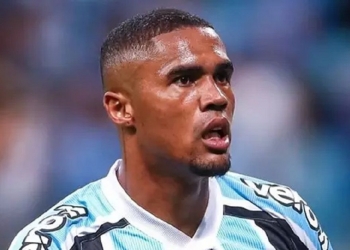 Flamengo abre negociações para a contratação de Douglas Costa; cláusula proíbe atuação em outro clube do Brasil