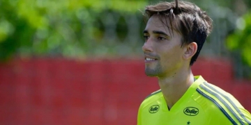 Depois de rescindir com o Flamengo, goleiro César acerta com time da primeira divisão do Campeonato Português