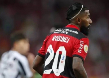 Internacional bate o martelo e decide se comprará lateral-direito Rodinei junto ao Flamengo