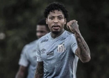 Flamengo oferece bolada milionária para a compra de Marinho junto ao Santos