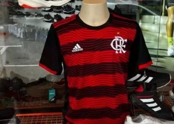 Vaza na internet o uniforme 1 do Flamengo para a temporada de 2022; novos detalhes são inéditos