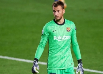 Imprensa da Espanha diz que goleiro Neto pode deixar o Barcelona nesta janela; Flamengo segue interessado na contratação