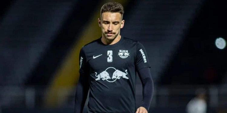 Especulado no Flamengo, zagueiro Léo Ortiz tem perfis nas redes sociais invadidos por torcedores rubro-negros