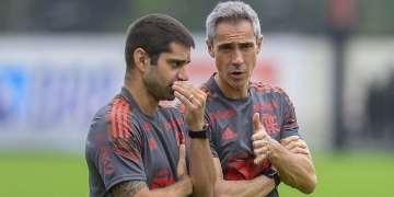 Nova barca do Flamengo deve contar com saída de meia de R$ 268 milhões e mais dois jogadores, diz jornalista