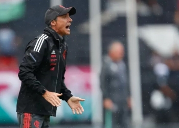 Paulo Sousa aponta erro crucial do Flamengo e ‘dá bronca’ em Marinho: ‘falei com ele’